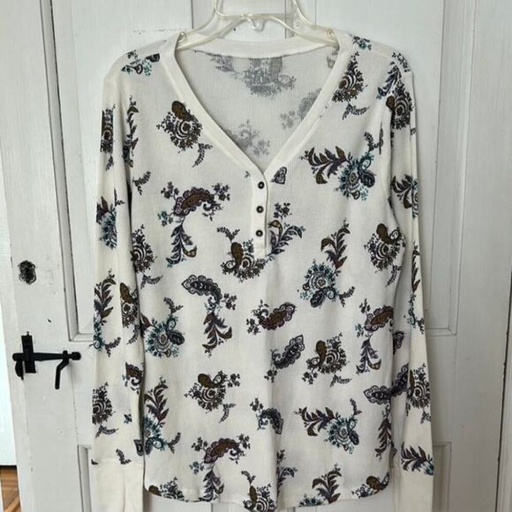 Time and Tru Long Sleeve Shirt‎